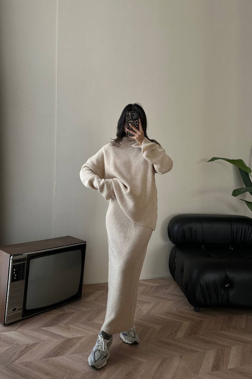 Sweater & Skirt - Beige