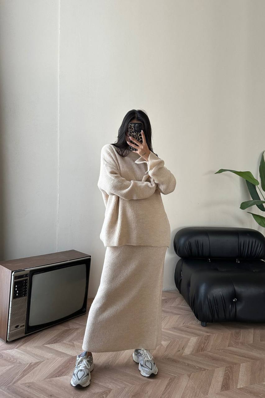 Sweater & Skirt - Beige