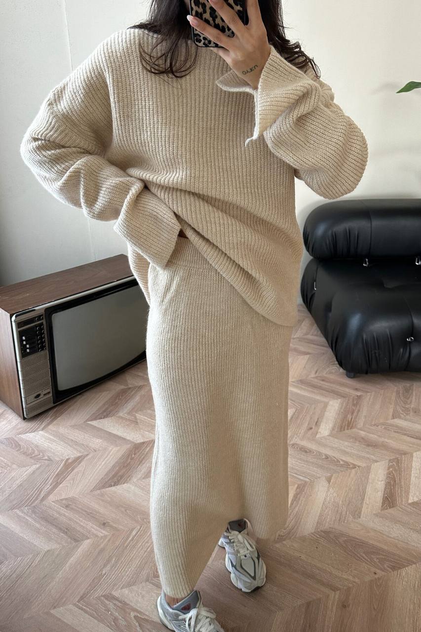 Sweater & Skirt - Beige
