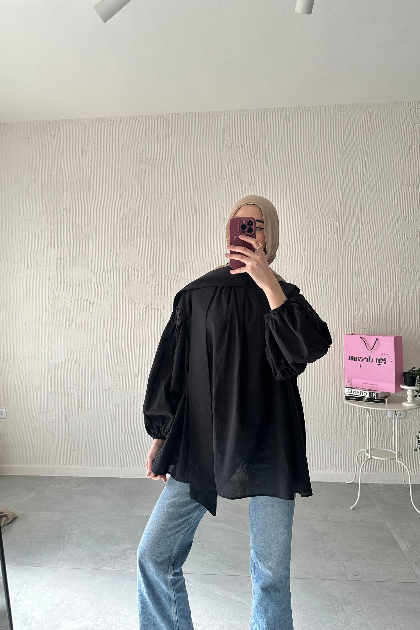 Balloon Sleeve Scarf Shirt-Black