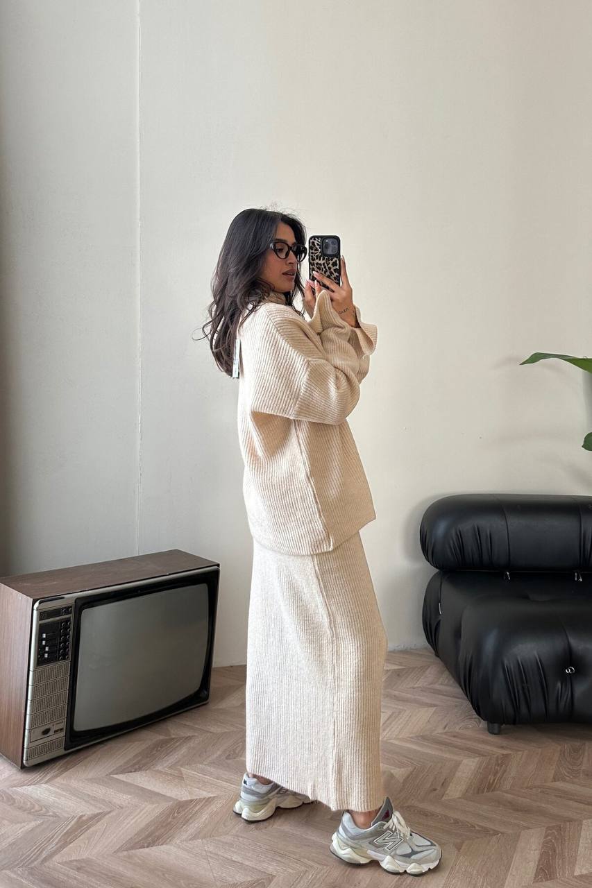 Sweater & Skirt - Beige