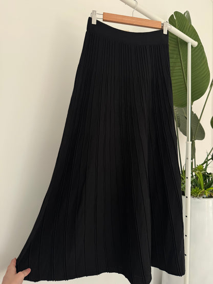 Pleated Triko Skirt- Black
